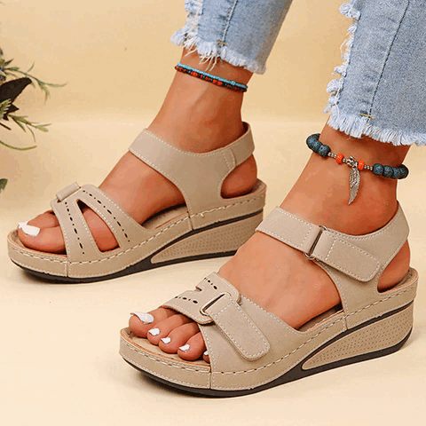 Alberta - Platform Buckle Sandals — Beige