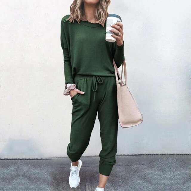 Hannah - Tee and Jogger Lounge Set — Green