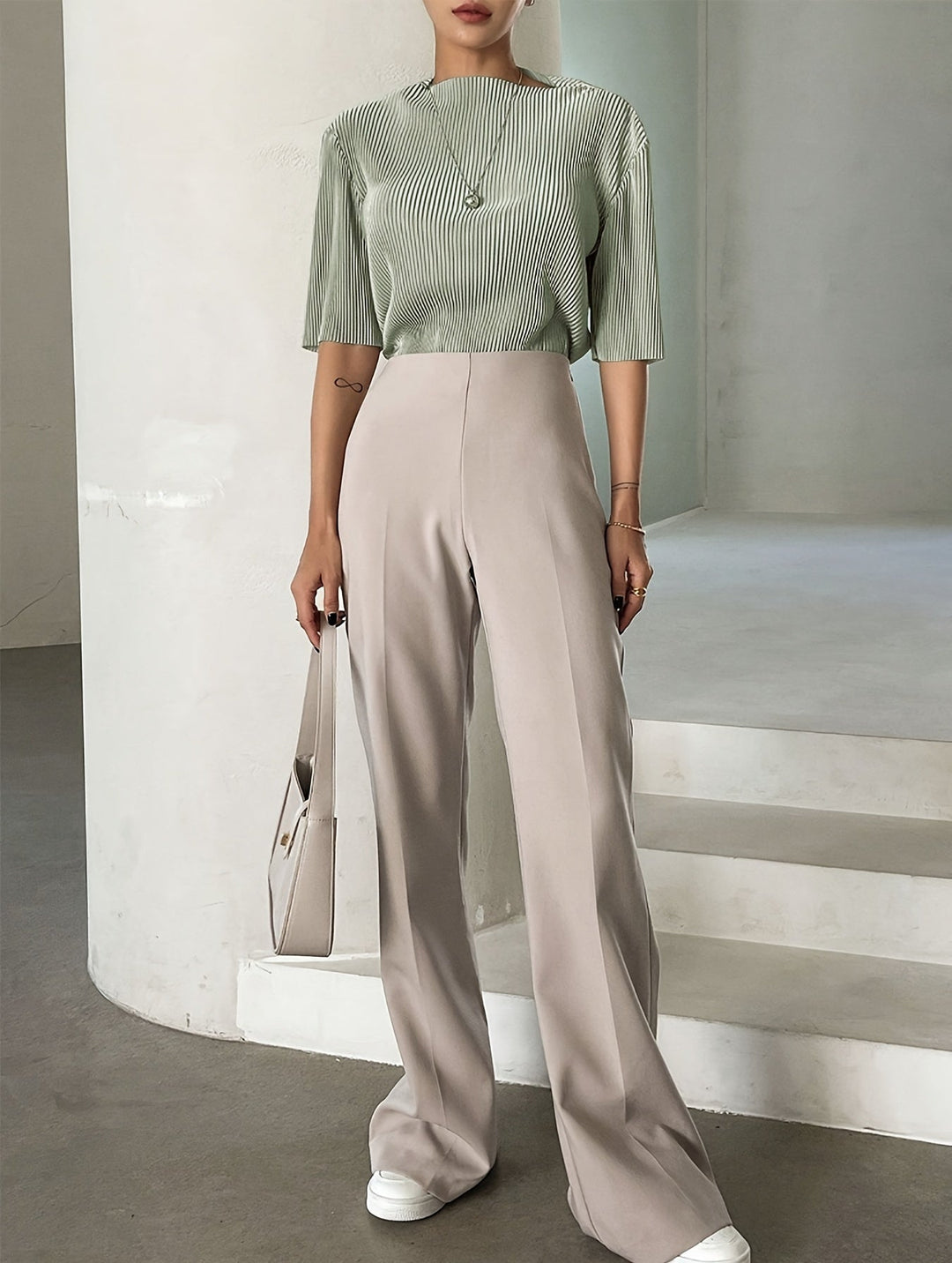 Henrietta - Pleated Puff Sleeve Blouse