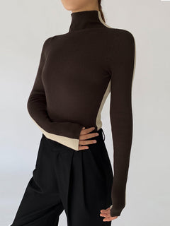 Sophie - Contrast Trim Turtleneck — Dark brown - White
