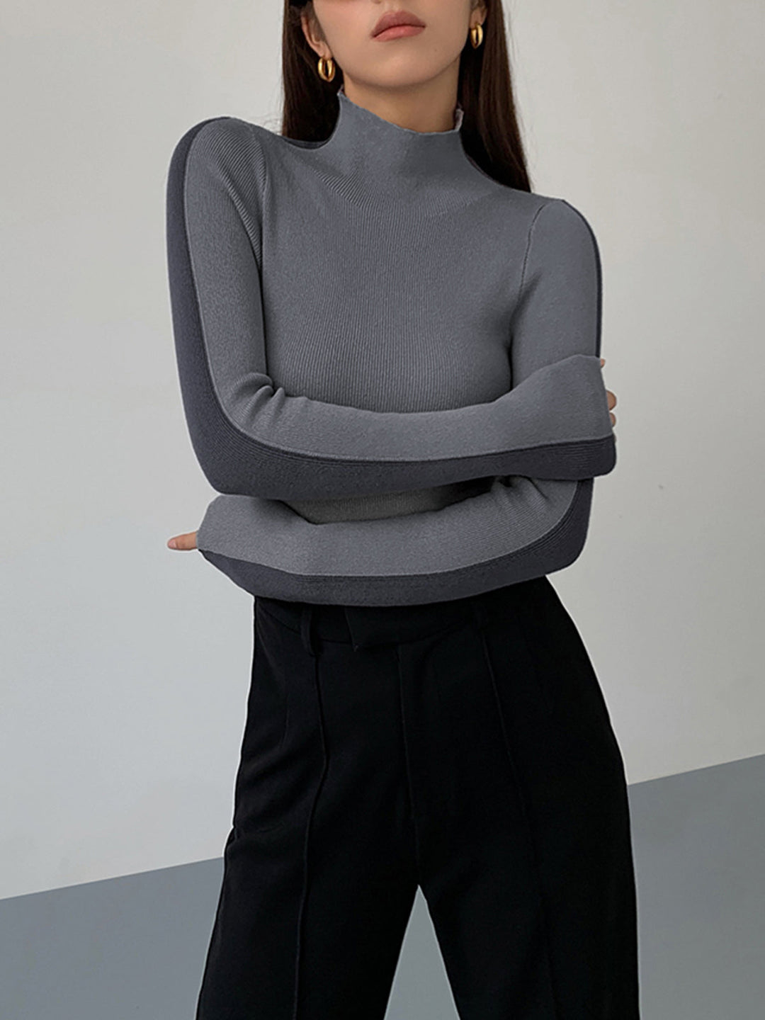 Sophie - Contrast Trim Turtleneck — Grey - Dark grey