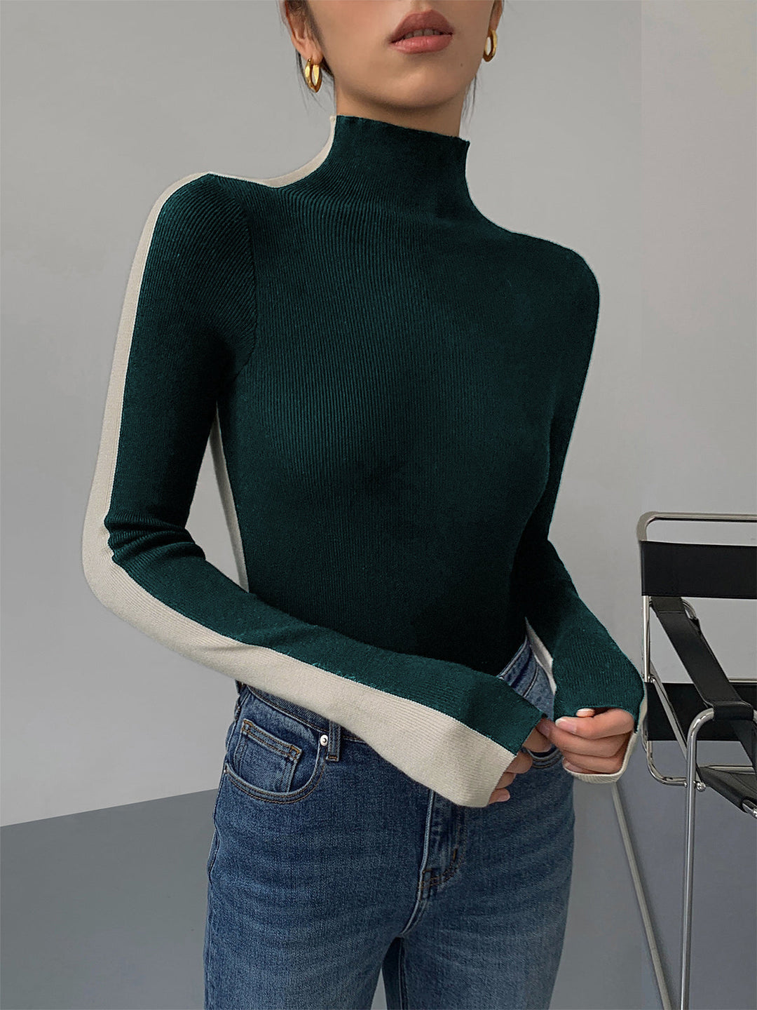 Sophie - Contrast Trim Turtleneck — Dark green - White