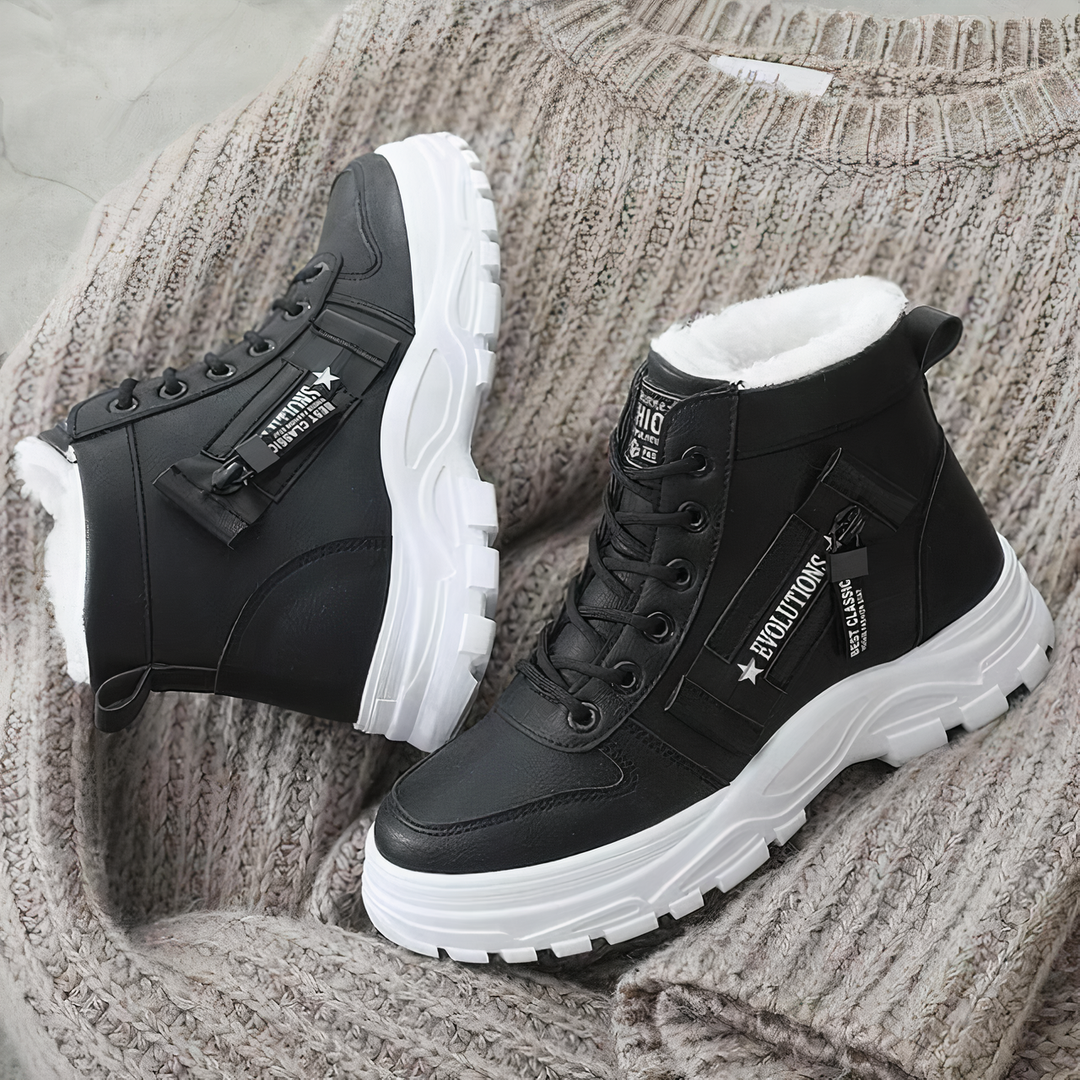 Blythe - Fur Lined High Tops — Schwarz