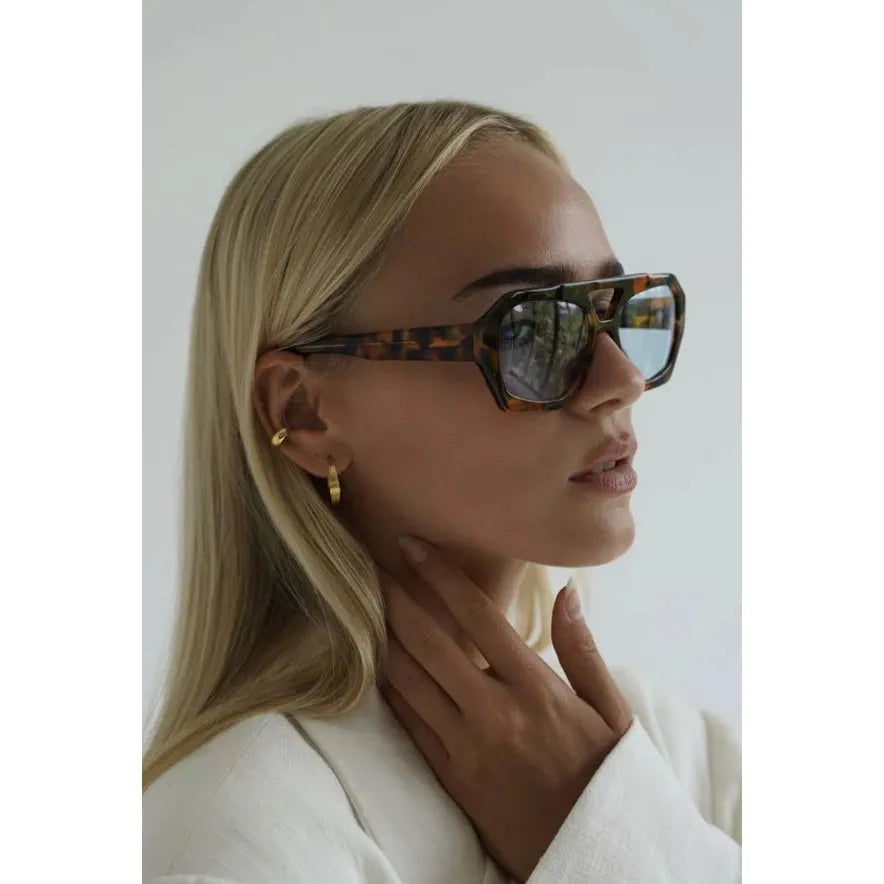 Marguerite - Oversized Tinted Sunglasses