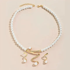 Faye - Pearl Necklace and Earring Set