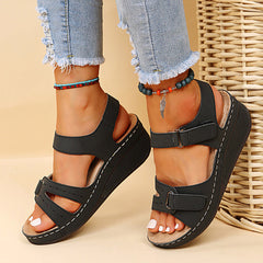 Alberta - Platform Buckle Sandals — Black