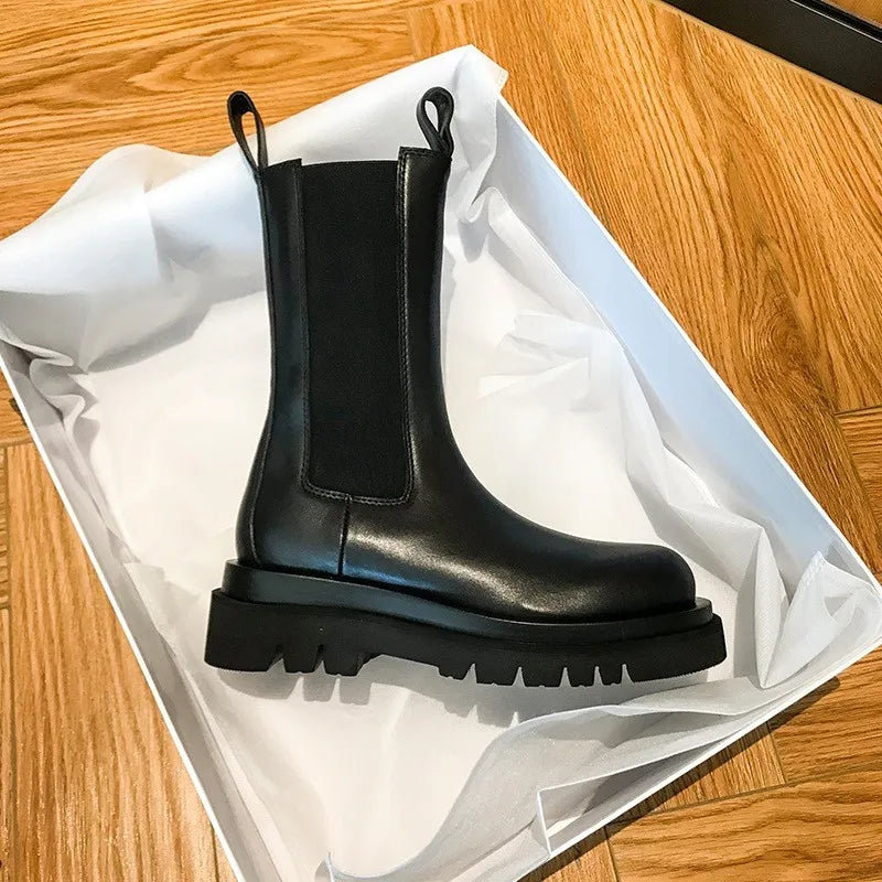 Roberta - Chunky Sole Chelsea Boots — Black2