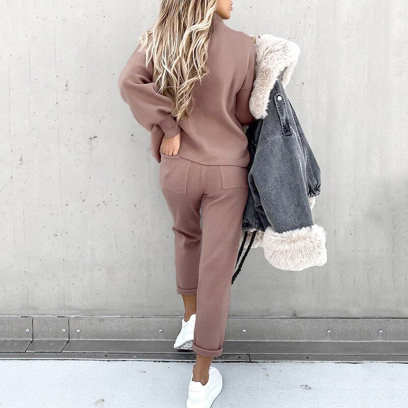 Gwendolyn - Turtleneck and Joggers Set — Creme