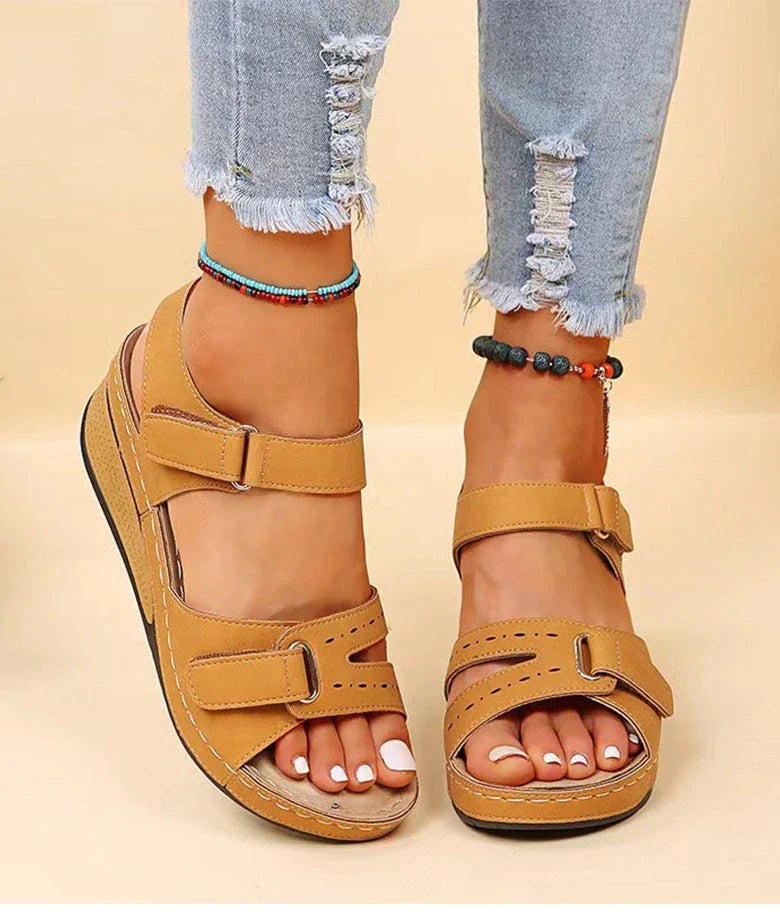 Alberta - Platform Buckle Sandals