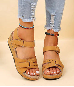 Alberta - Platform Buckle Sandals
