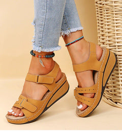 Alberta - Platform Buckle Sandals