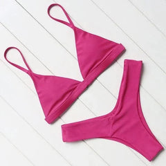 Chelsea - Simple Triangle Bikini — Dark Pink