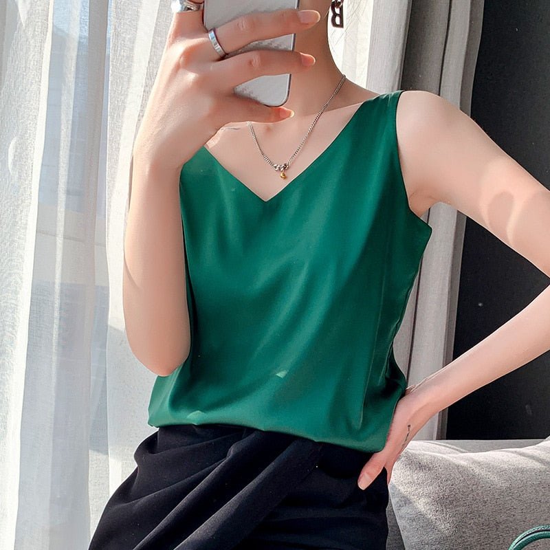 Savannah - Satin V Neck Cami — Emerald green